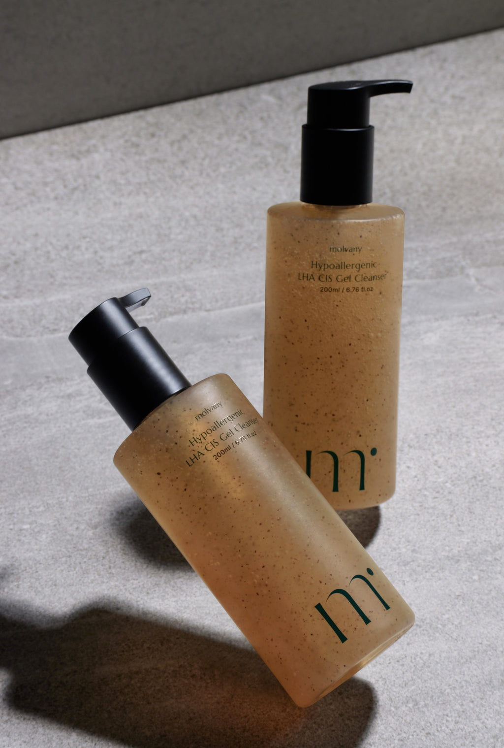 Molvany LHA Yulpi Gel Cleanser product packaging close-up