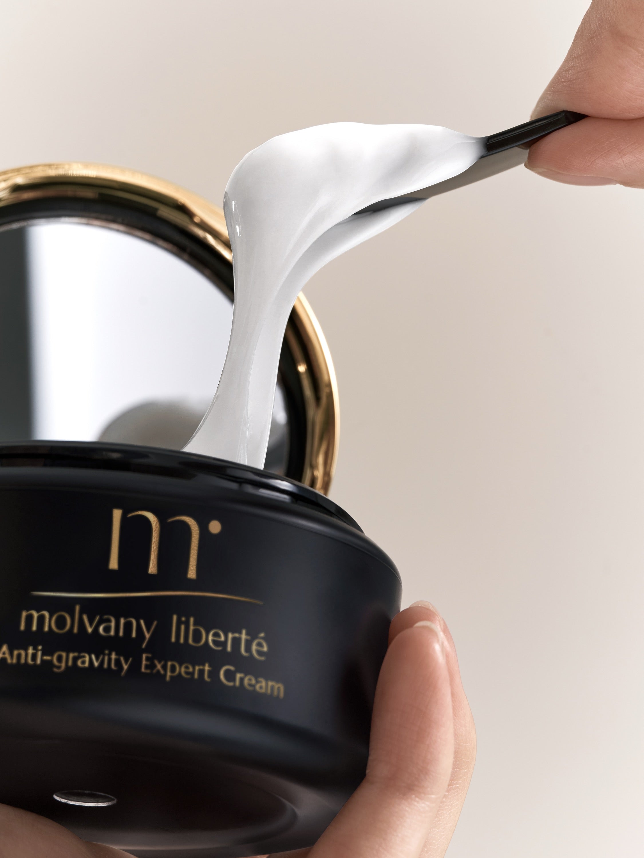 Molvany Liberté anti-aging cream application demonstration